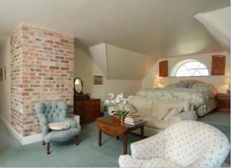 Bedroom at Farmhouse in Malmesbury, L626 (photo 7)