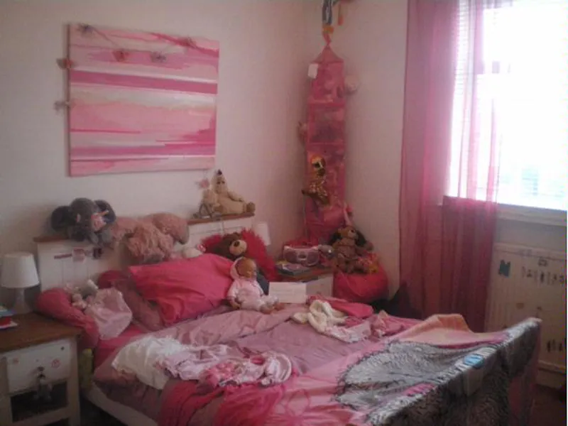 Bedroom - child's at Film location E344 in London (photo 16)