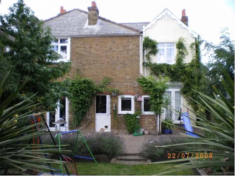Garden at Film location E344 in London (photo 25)