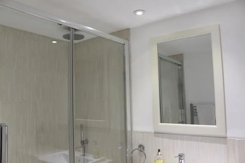 Shower at Georgian Malvern Hills house , A1214 (photo 104)