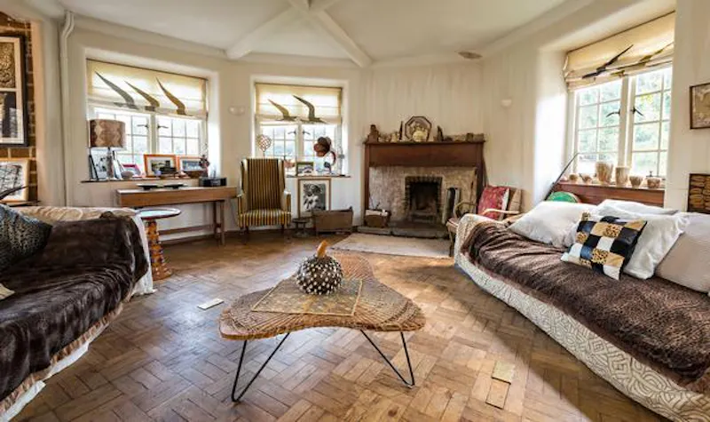 Living Room at Norfolk Arts & Crafts Gem, D1122 (photo 4)