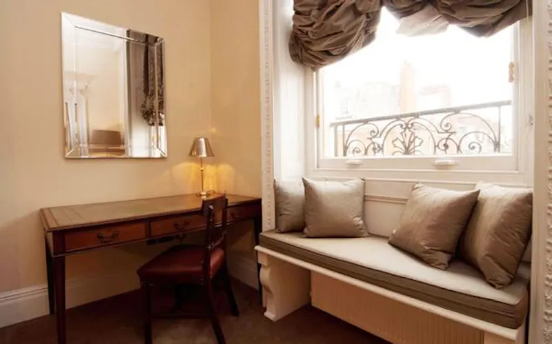 Mayfair private members' club, R734 (photo 27)