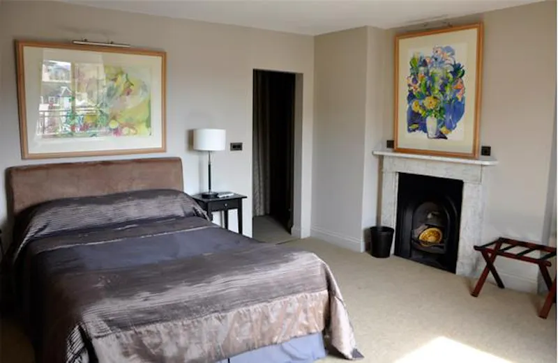 Bedroom at Mayfair private members' club, R734 (photo 33)