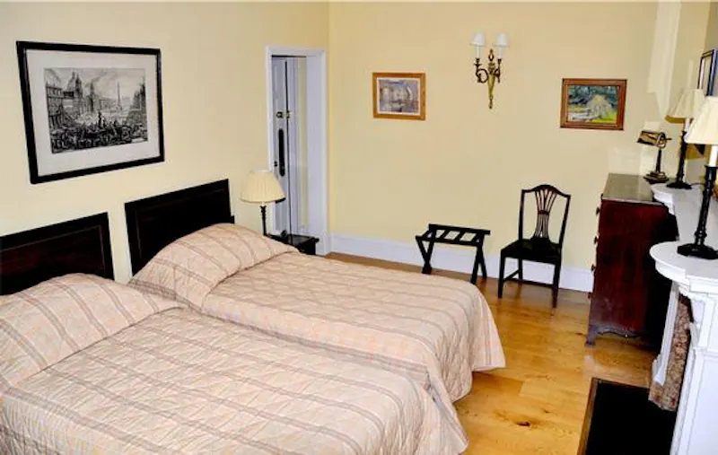 Bedroom at Mayfair private members' club, R734 (photo 45)
