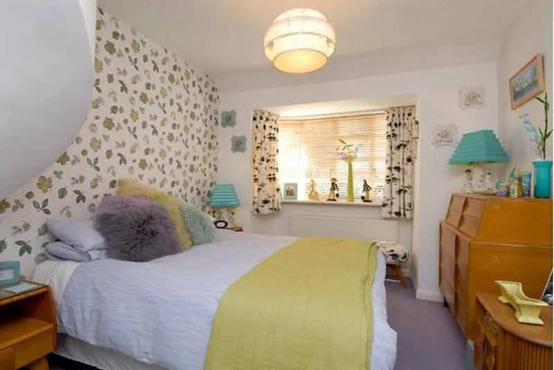 Bedroom at Film location D2021 in Hertfordshire (photo 14)