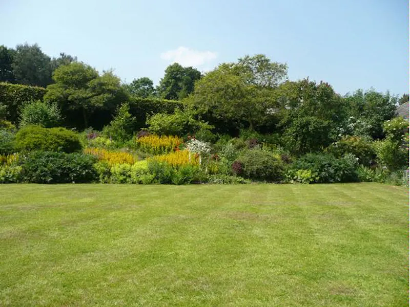 Historic Chalk Valley rural farm, M271 (photo 22)