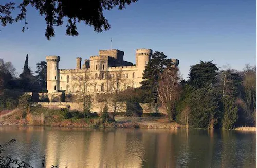 Opulent castle in Ledbury, G273