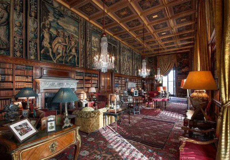 Library at Opulent castle in Ledbury, G273 (photo 4)