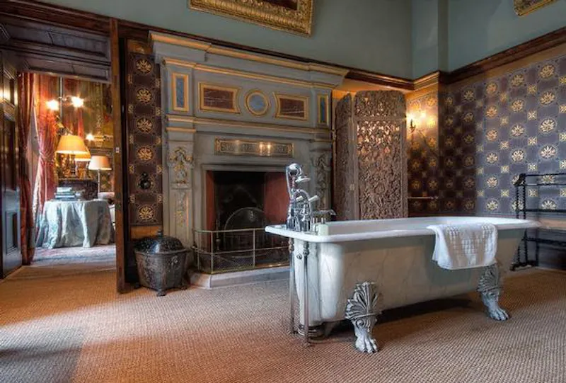 Bathroom at Opulent castle in Ledbury, G273 (photo 16)