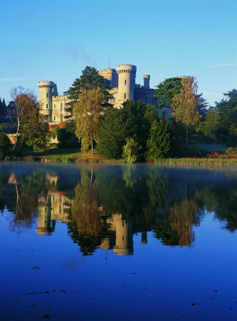 Lake at Opulent castle in Ledbury, G273 (photo 25)
