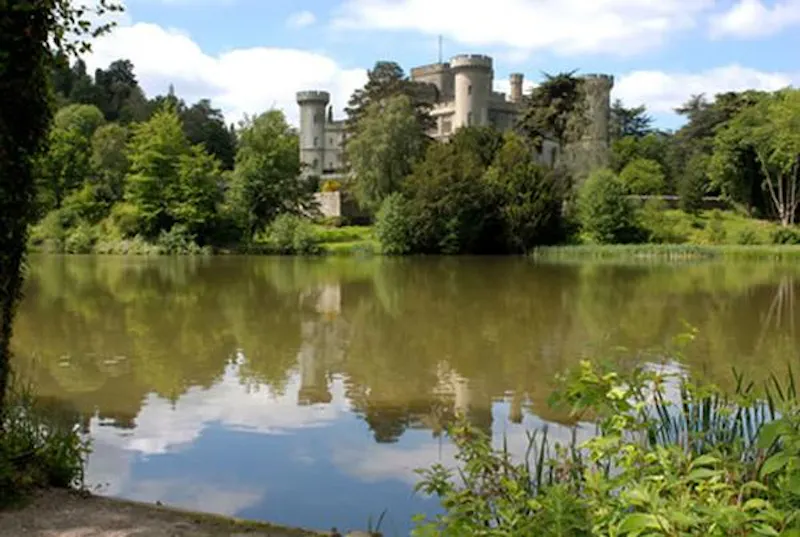 Lake at Opulent castle in Ledbury, G273 (photo 43)