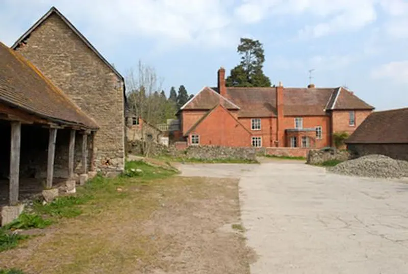 Opulent castle in Ledbury, G273 (photo 51)