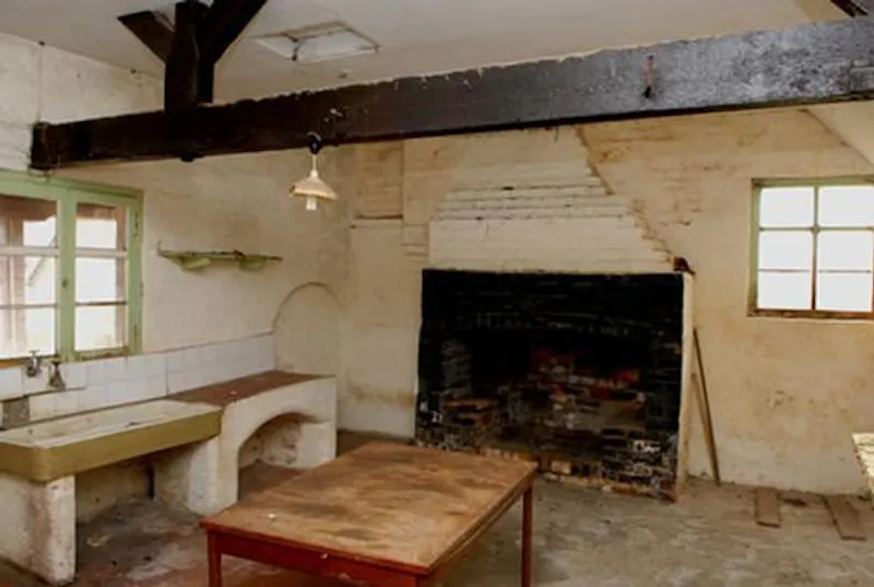 Kitchen at Opulent castle in Ledbury, G273 (photo 53)