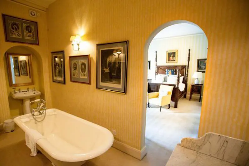 Victorian Gothic estate in Snaith, G277 (photo 15)