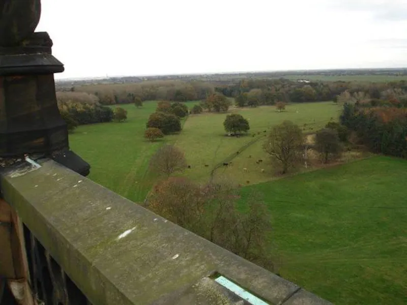 Views - country at Victorian Gothic estate in Snaith, G277 (photo 32)