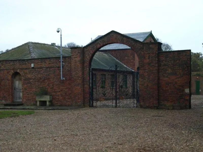 Victorian Gothic estate in Snaith, G277 (photo 34)