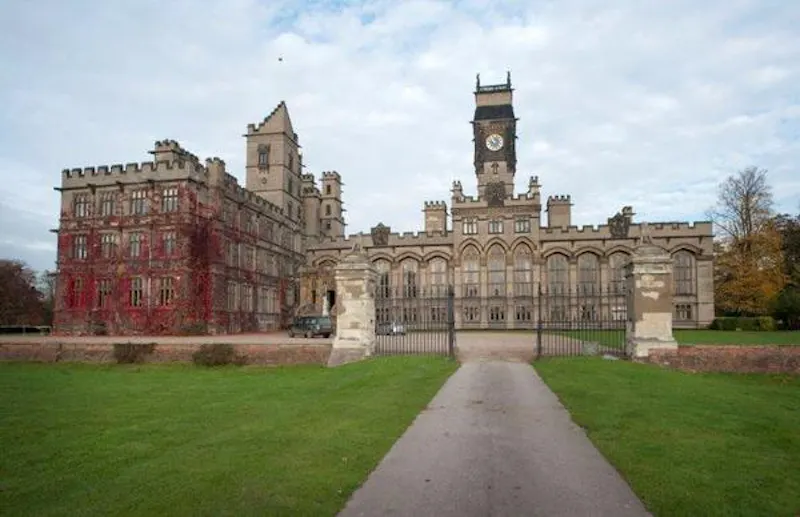 Victorian Gothic estate in Snaith, G277 (photo 36)