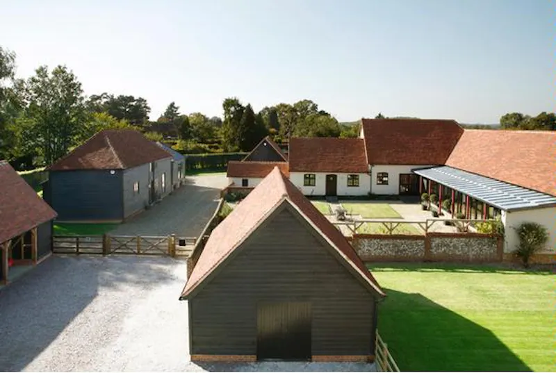 Driveway at Film location L625 in Hertfordshire (photo 16)