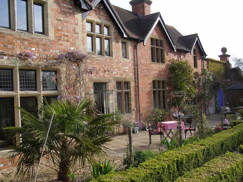 Motcombe 19th Century house, B1545 (photo 11)