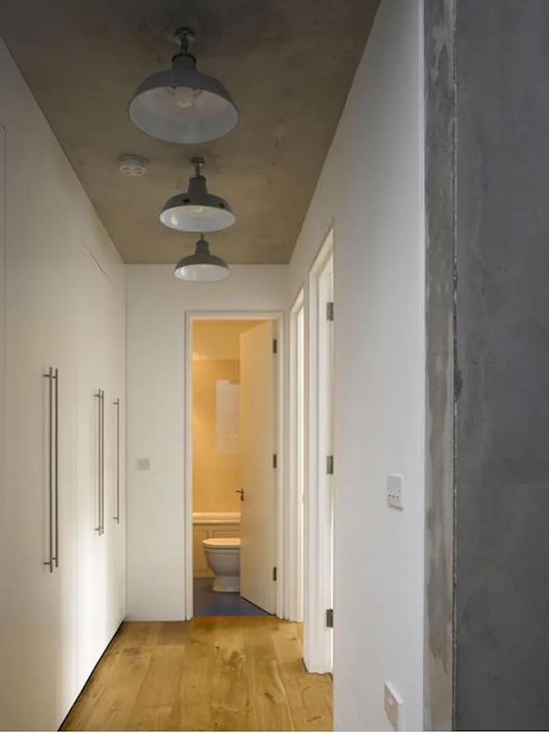 Corridor at Architectural Kilburn house, D2057 (photo 16)