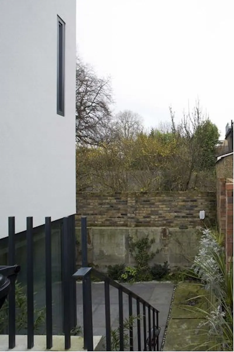 Architectural Kilburn house, D2057 (photo 30)