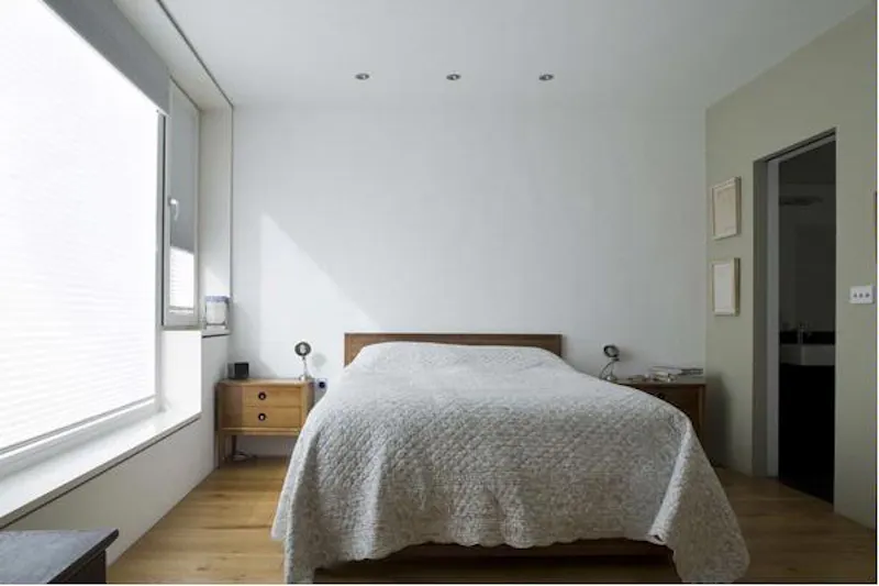 Bedroom at Architectural Kilburn house, D2057 (photo 39)