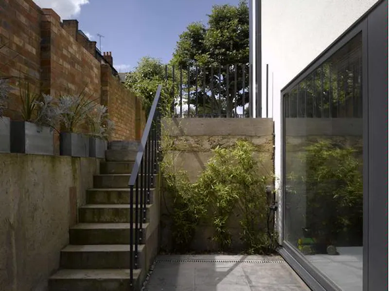Architectural Kilburn house, D2057 (photo 70)