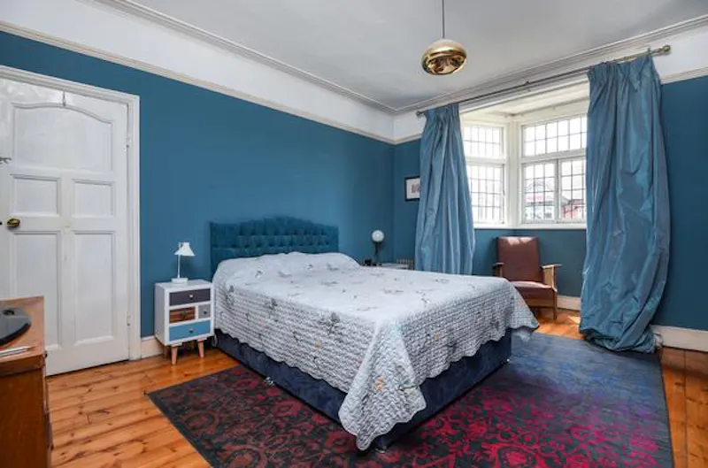 Bedroom at Film location E345 in London (photo 12)