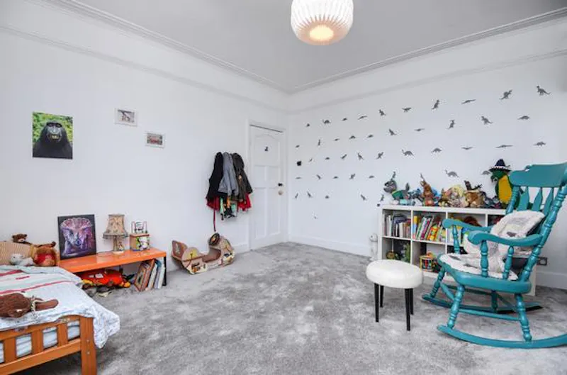 Bedroom - child's at Film location E345 in London (photo 15)
