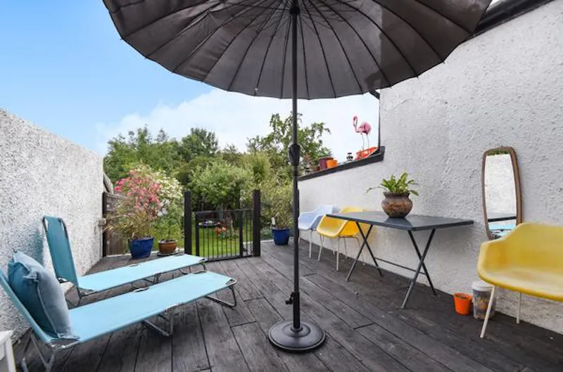 Terrace/Patio at Film location E345 in London (photo 17)