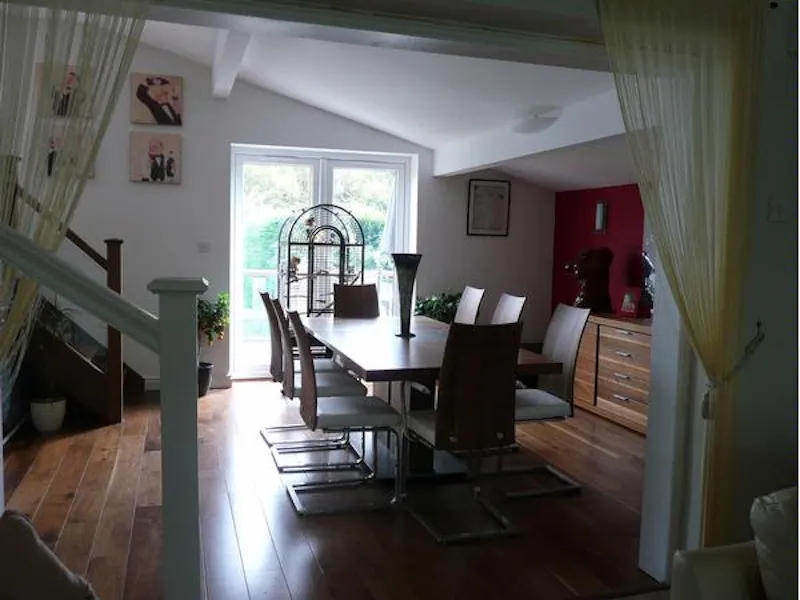 Dining room at Film location D2059 in Merseyside (photo 3)