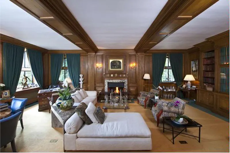 Panelling at Country views Surrey Tudor style home, M274 (photo 7)
