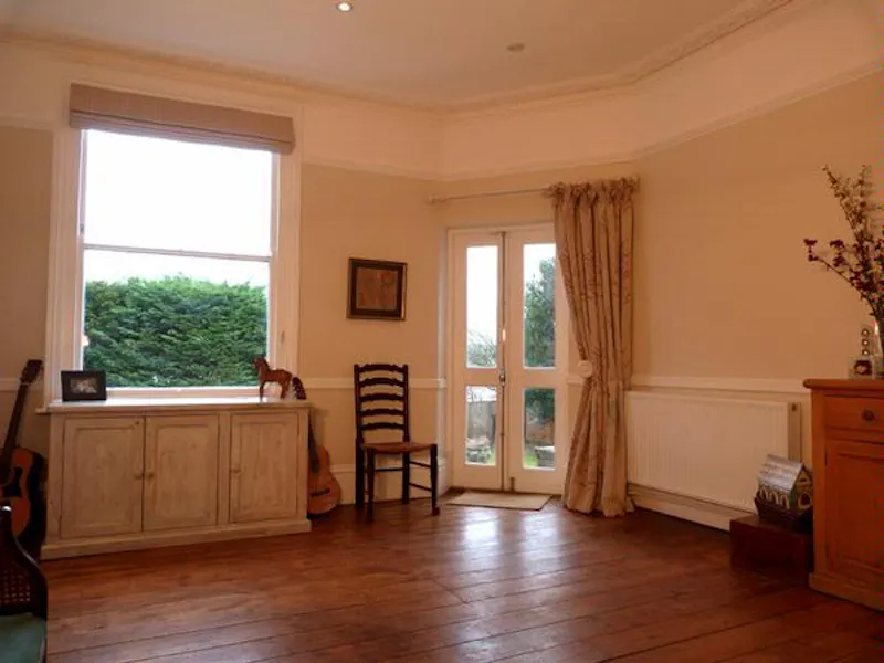 Handsome house in Henley, B1546 (photo 8)