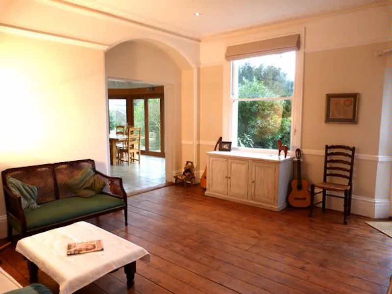 Handsome house in Henley, B1546 (photo 11)