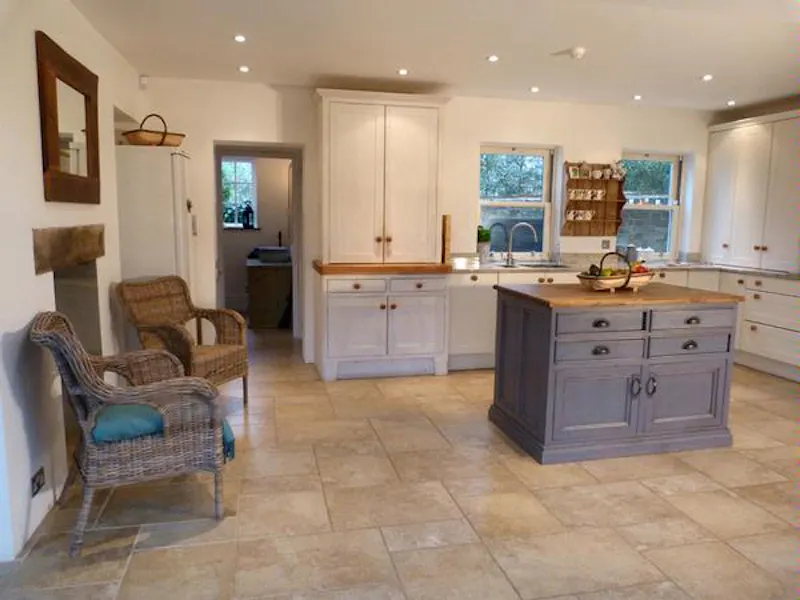 Handsome house in Henley, B1546 (photo 17)