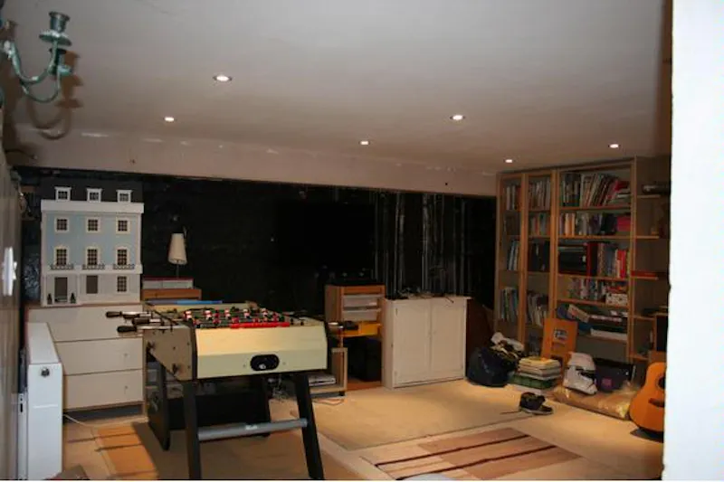 Games room at Handsome house in Henley, B1546 (photo 20)