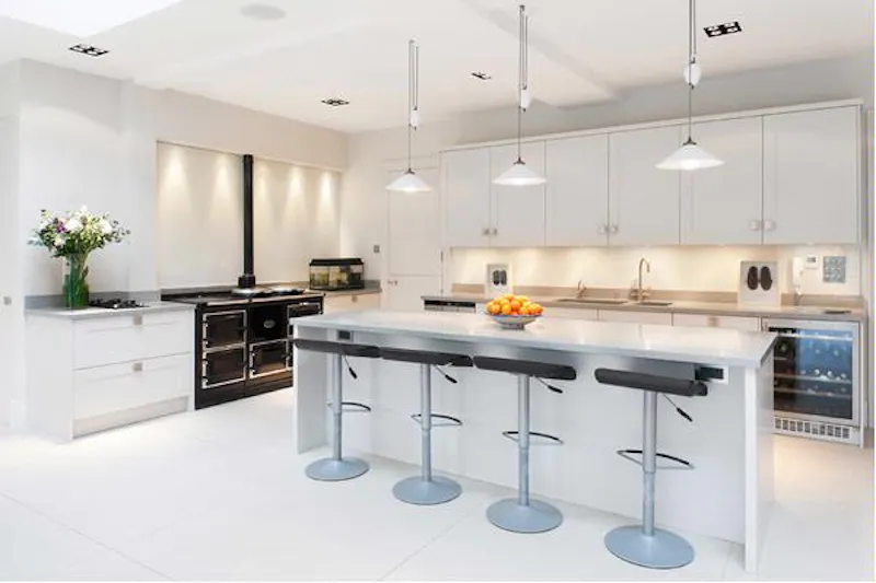 Kitchen island at Stylish Wandsworth family house, E346 (photo 7)
