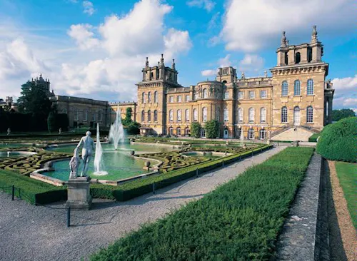 Extraordinary Woodstock palace , G71