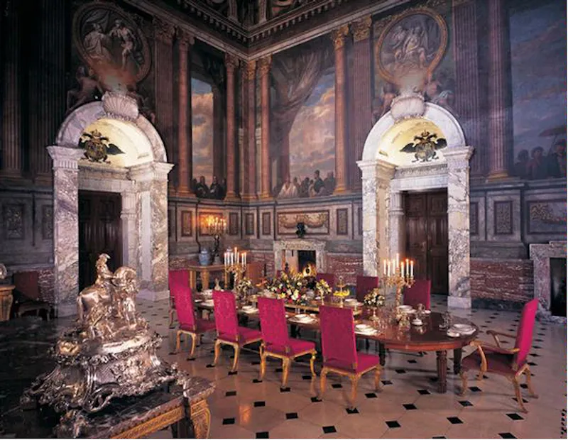 Dining room at Extraordinary Woodstock palace , G71 (photo 39)