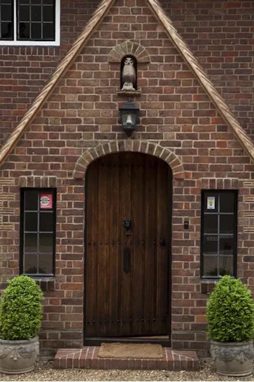 Walton-on-Thames Arts and Craft, D2063