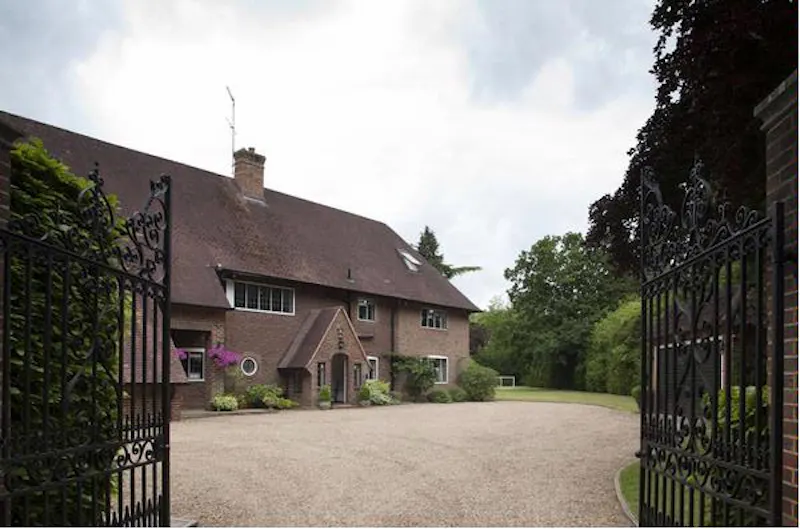 Driveway at Walton-on-Thames Arts and Craft, D2063 (photo 40)