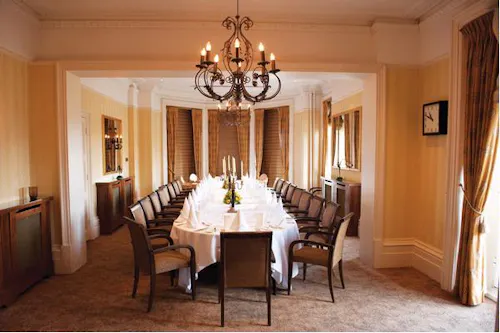 Elegant Richmond hotel, R751