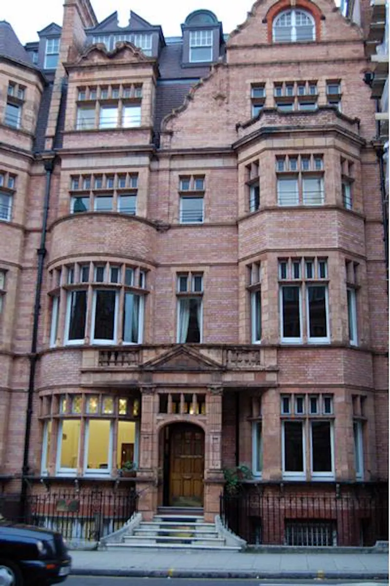 Knightsbridge school, J210 (photo 1)