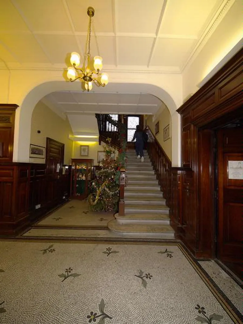 Corridor at Knightsbridge school, J210 (photo 14)