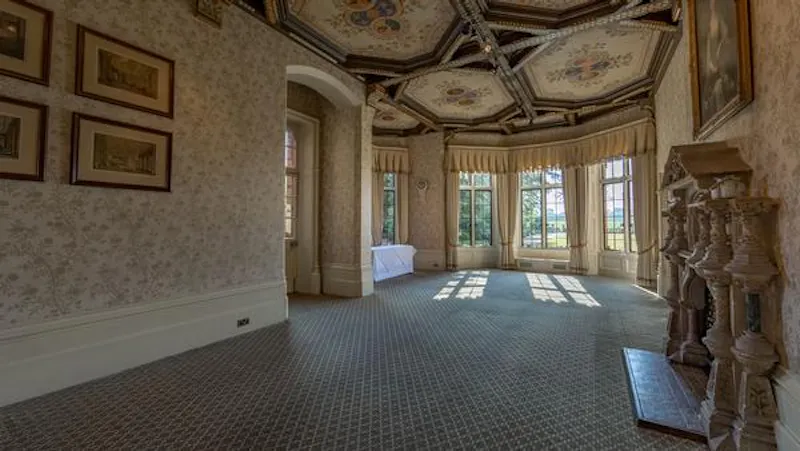Country house hotel near Fleet, R749 (photo 11)