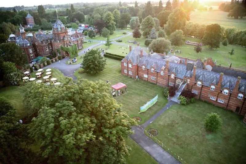 Country house hotel near Fleet, R749 (photo 15)