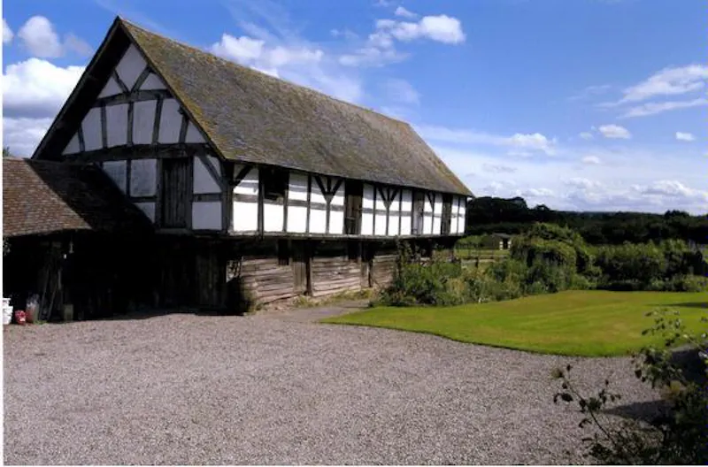 Scenic country house in Thornbury, A1259 (photo 3)