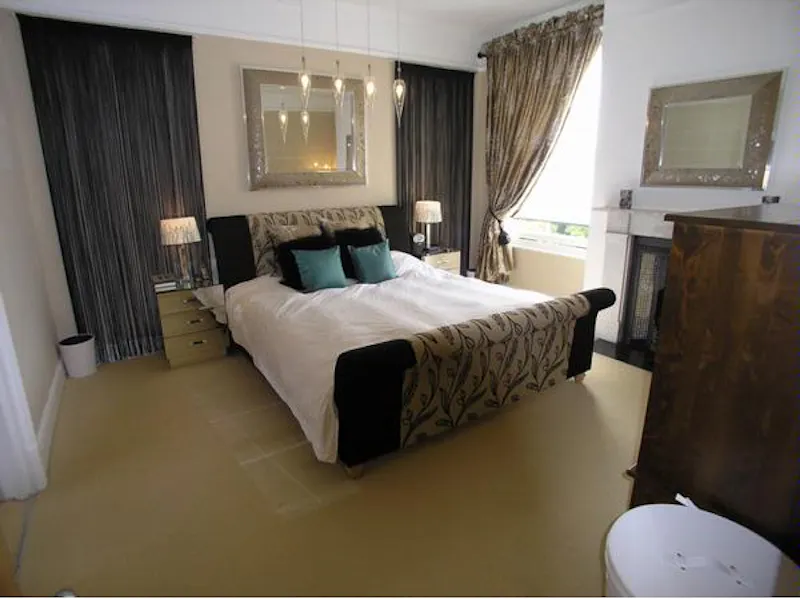 Bedroom at Large Victorian house in Windsor, B1551 (photo 9)
