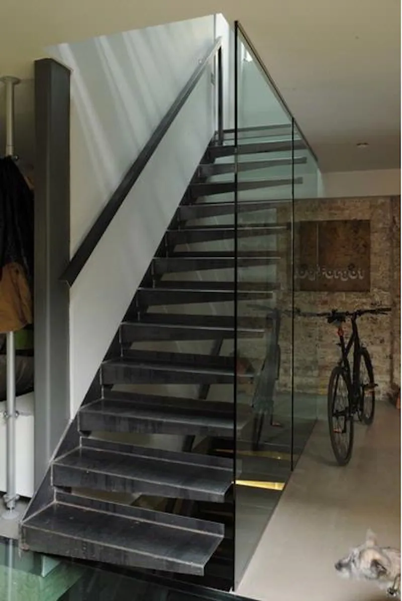 Staircase at Spectacular Old Street glass box, K345 (photo 3)