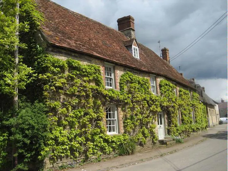 Manor House in Bicester, A1000 (photo 1)